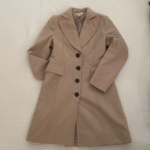 Coat color beige. Brand Sfera. Size M.